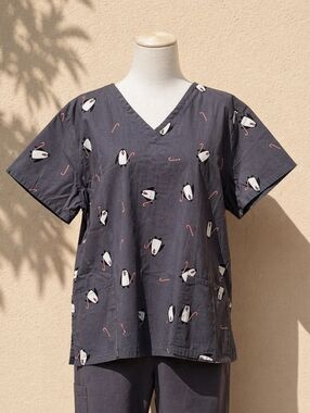 Women’s XL Penguin Print Scrub Top Gray V Neck Nurse Medical Uniform Holiday